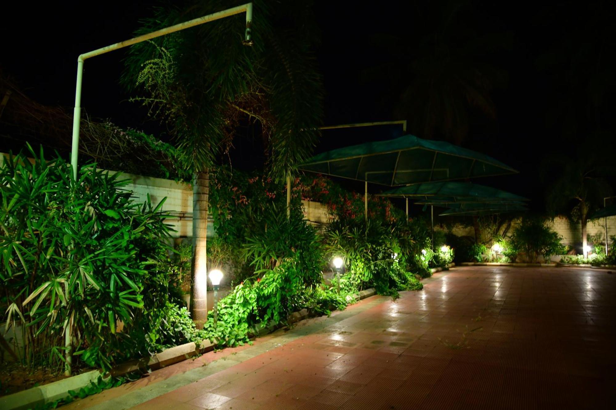Nijaguna Resorts Chāmrājnagar Екстериор снимка