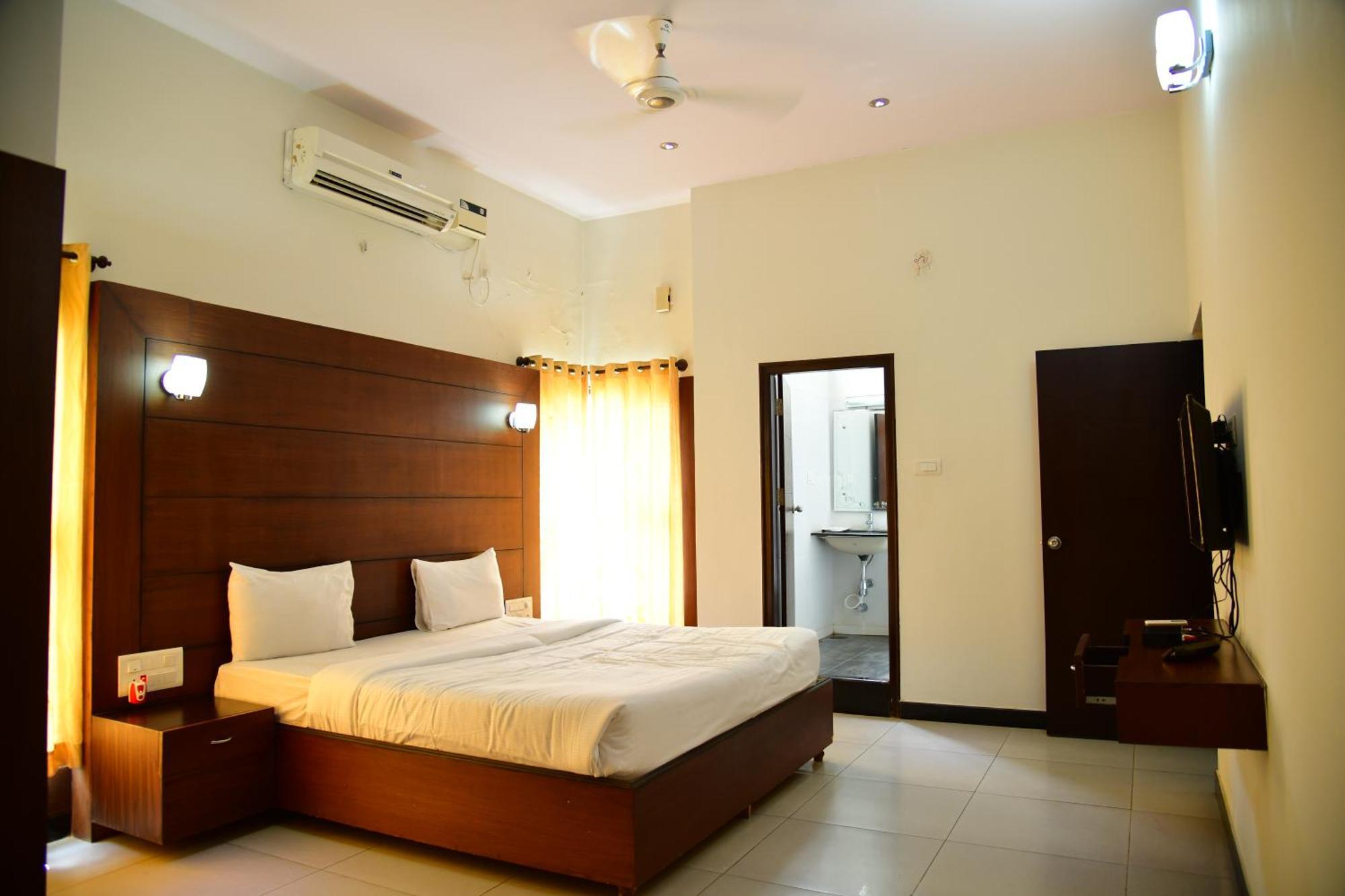 Nijaguna Resorts Chāmrājnagar Екстериор снимка