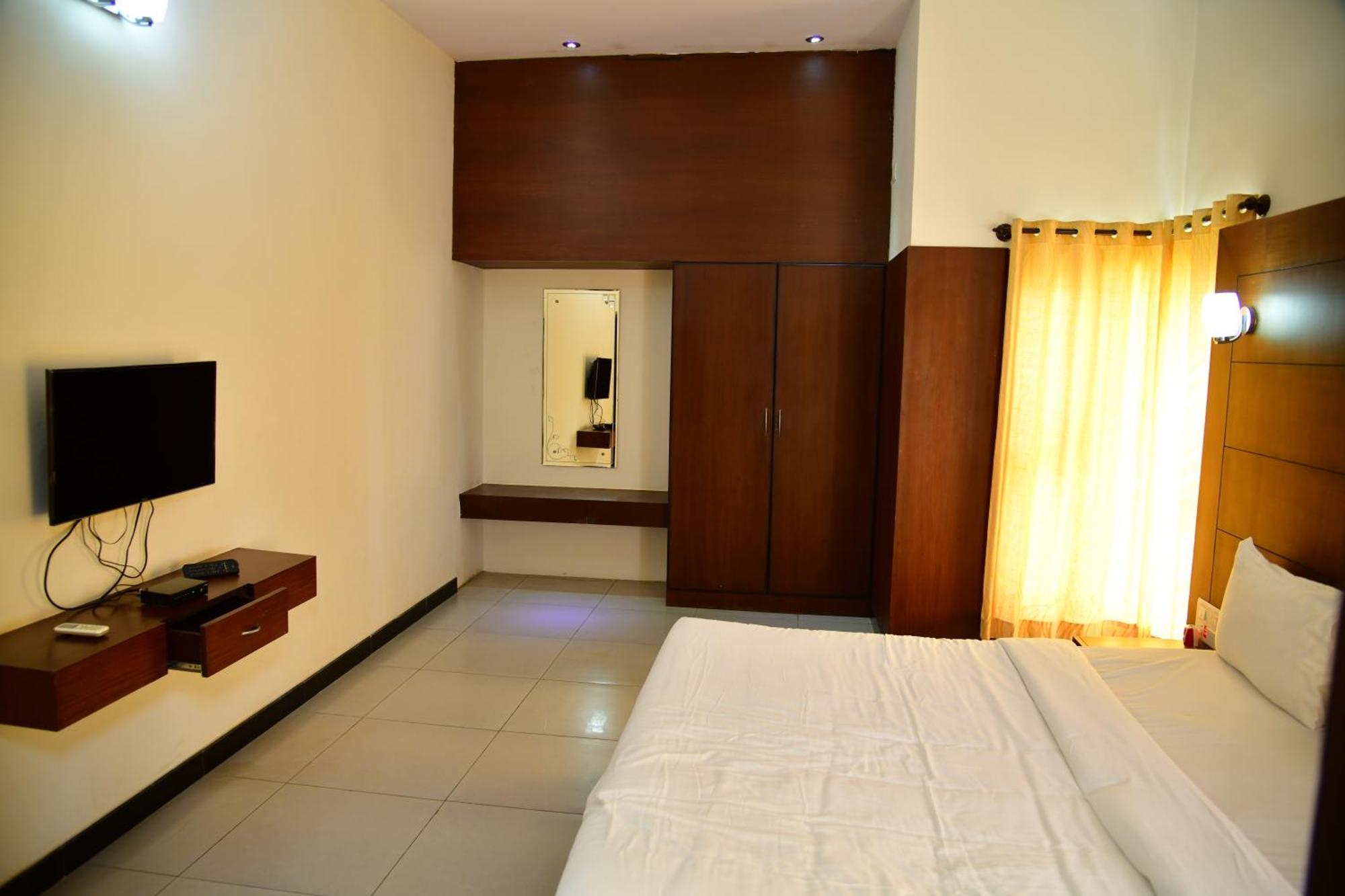 Nijaguna Resorts Chāmrājnagar Екстериор снимка