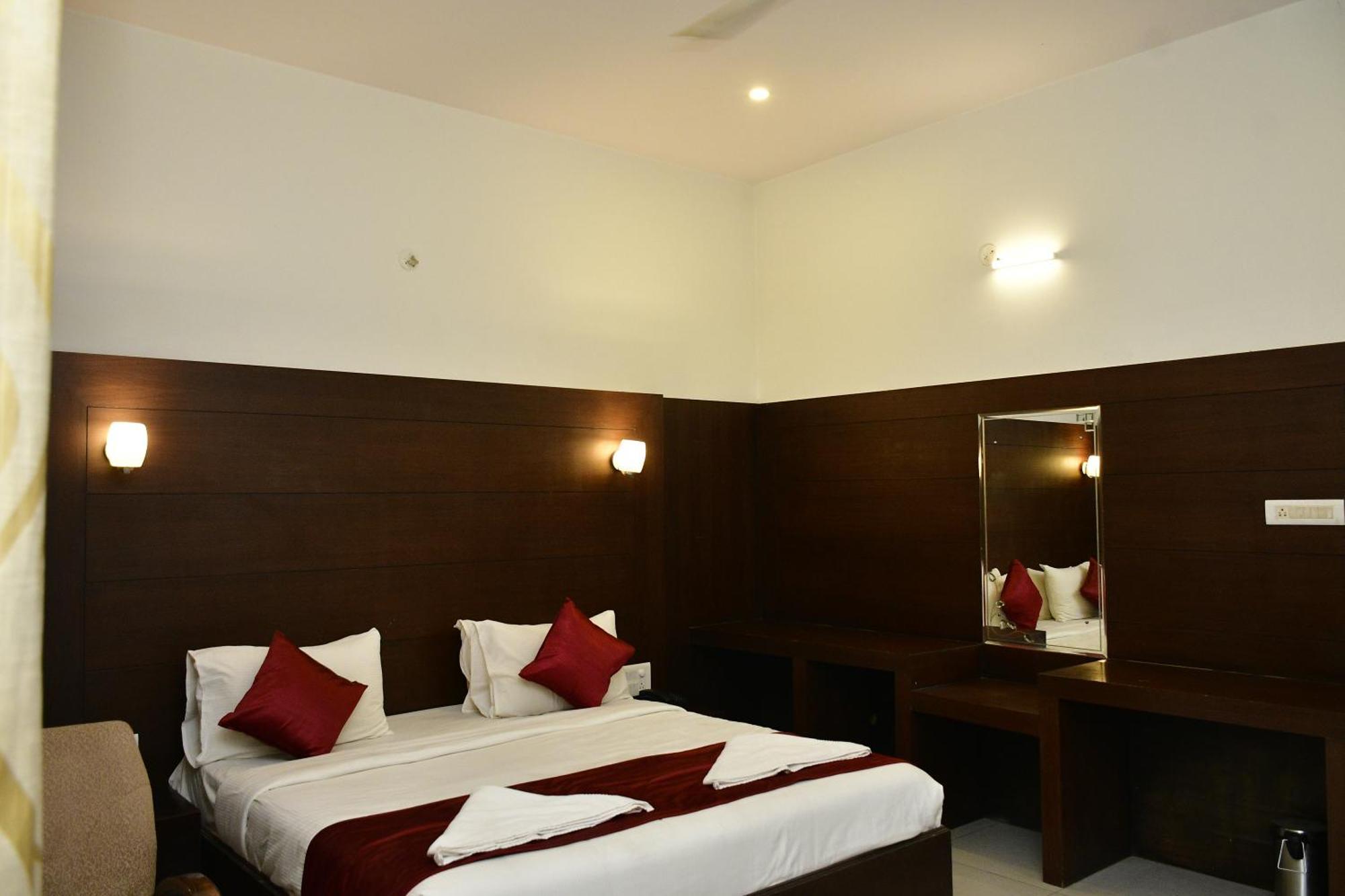 Nijaguna Resorts Chāmrājnagar Екстериор снимка